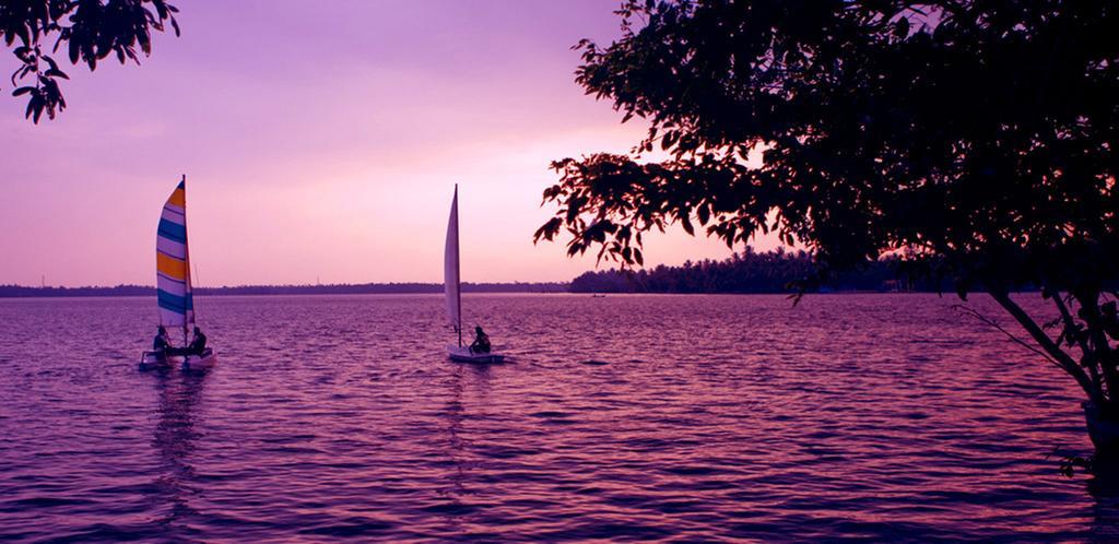 Отель Olam On The Lake Коччи Экстерьер фото